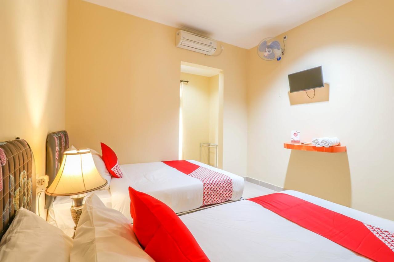 Super Oyo 2280 Wisma Guntur II Денпасар Екстериор снимка